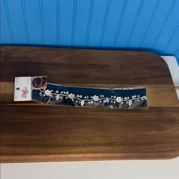 NWT Elegant Rose Gold Floral Bridal Hair Accessory - Picture 1 of 3